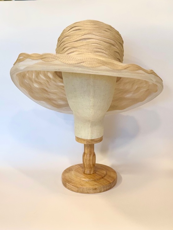 Vintage Italian MEMAR Beige Organza Wide Brim Hat, Rare Elegance. main image 8